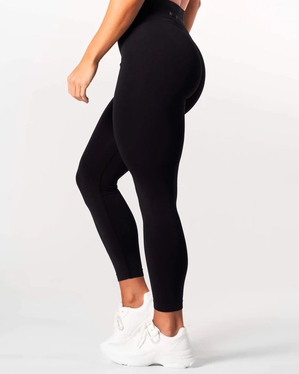 What is the right size for leggings? – Starcove Fashion